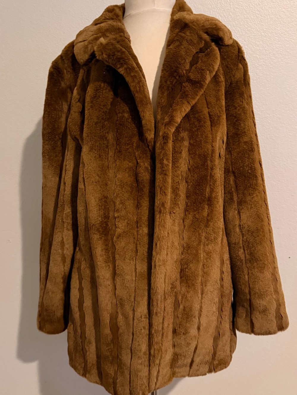 Vintage Gallery Classic Women's Faux Fur Coat in Brown